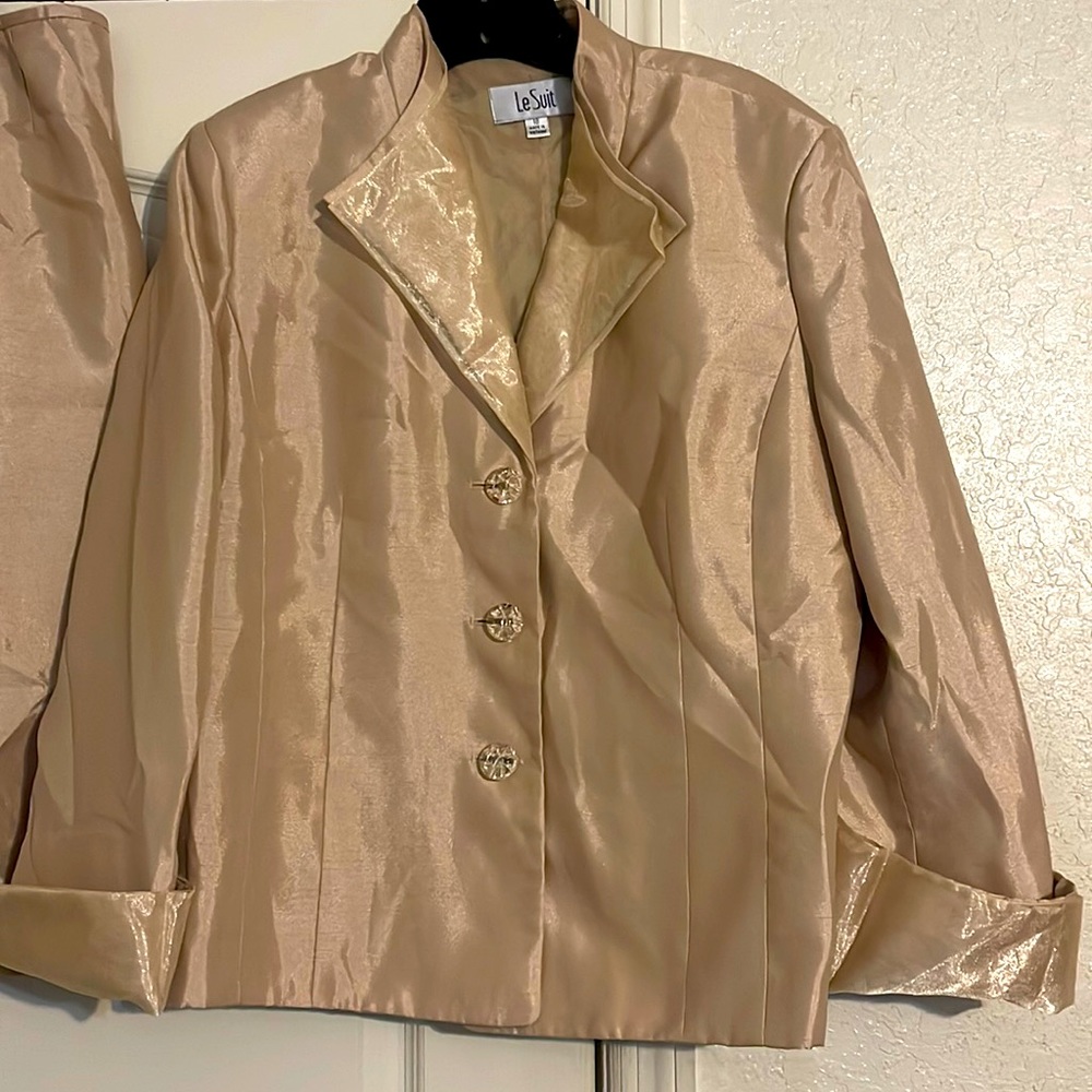 Le Suit Women’s Gold Skirt Suit Set Size 18